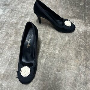 Chanel black shoes white flower